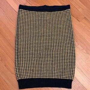 GENERRA Black and Gold Pencil Skirt